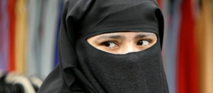 burqa-woman-afp-905x395.jpg