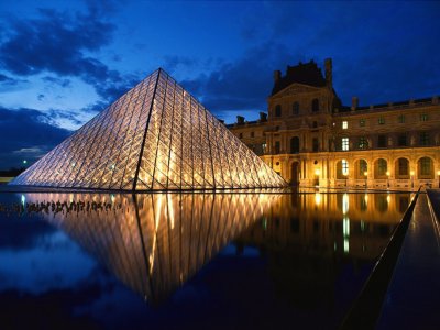 Holidays-to-Paris-Louvre-at-Dusk.jpg