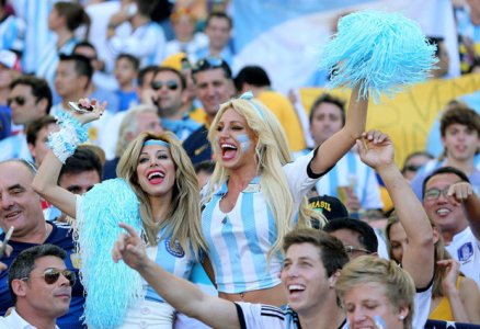 gentina-girls-cheer-their-nation-in-world-cup-2018.jpg