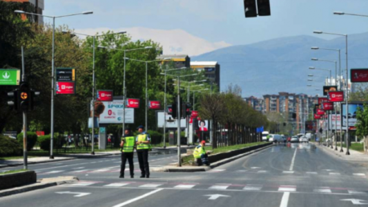 Shkupi-rruget-policia-780x439-1-696x392.png