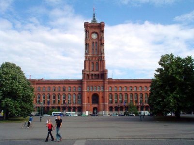 Rotes_Rathaus.jpg