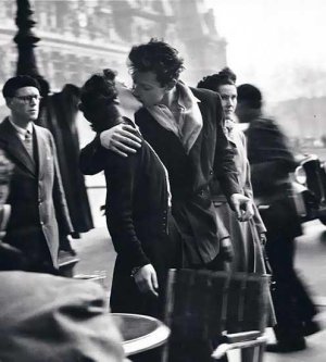 StreetphotogrpahyDoisneau.jpg