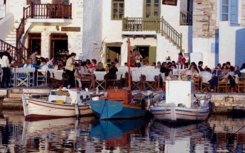 paros_naousa02.jpg