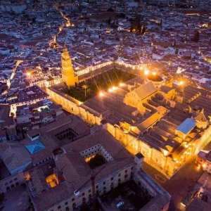 granada-alhambra-1-600x600.jpg