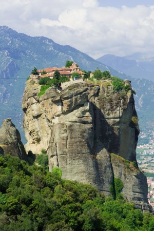 1200px-Meteora_Agios_Triadas_IMG_7632.jpg