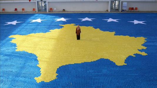 Flamuri i Kosovës 1.216 metra katrorë me letër origami, synohet rekordi Guinness