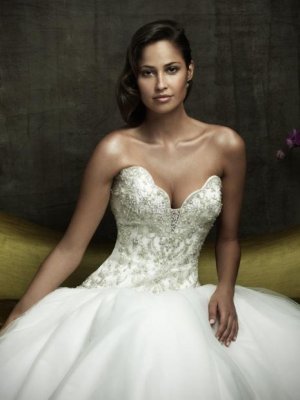 Free-shipping-2012-Sexy-Style-Gorgeous-scalloped-neckline-Wedding-Dress-Bridal-Gown-custom-any-c.jpg