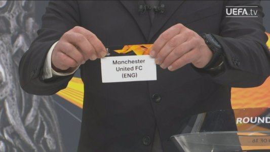 KR-MILAN-MANCHESTER-UNITED-SHORTI-EUROPA-LEAGUE_frame_373-1100x620.jpg