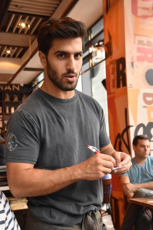 cute-waiter-in-Max-Brenner-Tel-Aviv-4.jpg