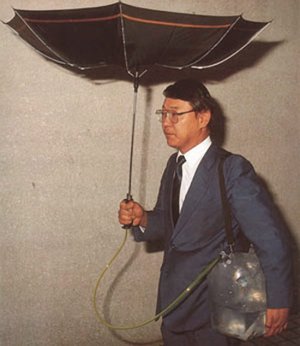 The-inverted-umbrella-connected-to-a-canister.jpg