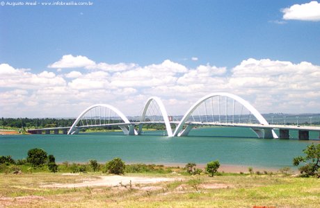 Juscelino_Kubitschek_Bridge_Brazil.jpg