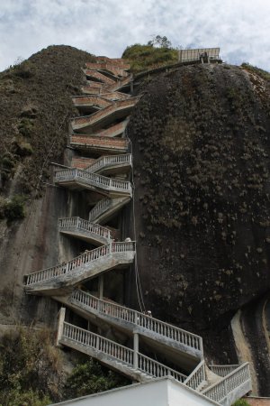 el-penon-de-guatape1.jpg