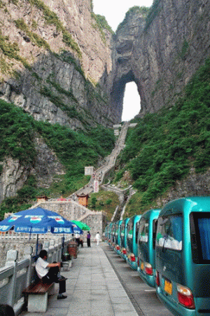 Tianmen_mountain_salita_2.gif