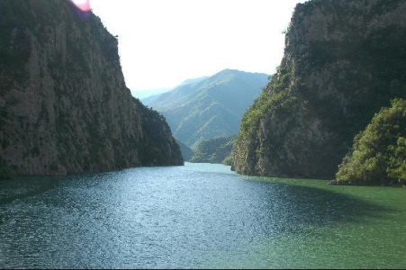 liqeni-i-fierzes.jpg liqeni-i-fierzes.jpg