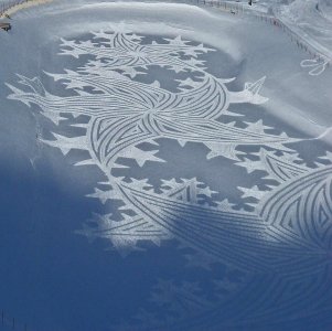 Stunning-Snow-Patterns-by-Simon-Beck-Snow-Art-9.jpg