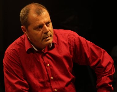 mustafa-nano.jpg mustafa-nano.jpg