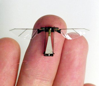 FlyingRobot_450x388.jpg