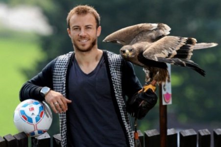 alban-meha-me-shqiponje-637x424 .......... 3.jpg