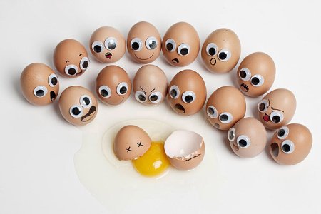 12616-funny-face-type-cute-eggs.jpg