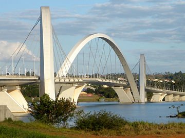 360px-BSB_Ponte_JK_Jul_06_115_8x6.jpg