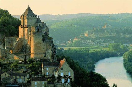 art-Chateau-de-Castelnaud-France-420x0.jpg