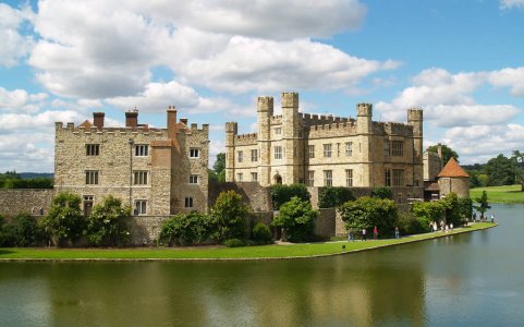 174063,xcitefun-leeds-castle-england-1.jpg
