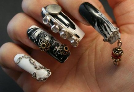 3d-nail-art-in-black-and-white.jpg