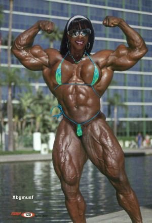 Extreme_female_bodybuilder_by_xbgmusf.jpg