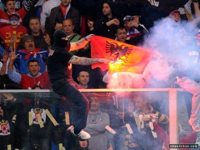 aclava-clad-Serbian-fan-Ivan-Bogdanov-burn_2514636.jpg