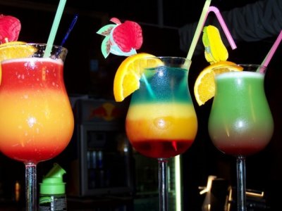 cette-idee-alcool-terrasse-boisson-fraiche-621x466.jpg