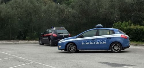 Itali, shqiptari i sëmurë mendor rrëmben 2 infermiere, njërën e përdhunon në makinë