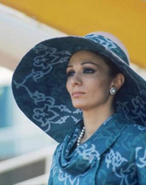 Farah Pahlavi.jpg
