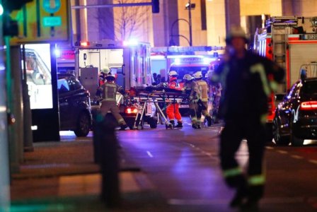 Paramedics-work-at-the-site-of-an-accident-at-a-Christmas-market-in-Berlin.jpg