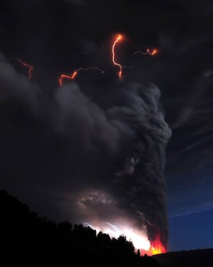 CHILE-VOLCANO-PUYEHU-618879-01-07-20110606-184912.jpg