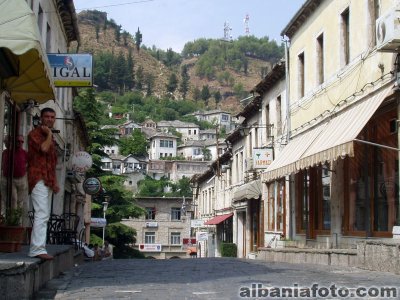 Gjirokastra-albania-8468201-800-600.jpg