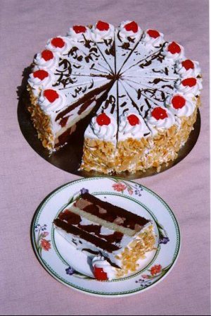 Black_Forest_Gateau.jpg