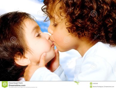 cute-baby-brothers-kissing-2400492.jpg