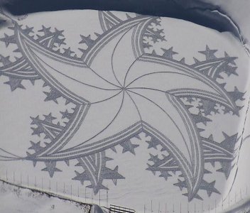 snow-art-disegni-giganti-neve-simon-beck-7-700x598.jpg