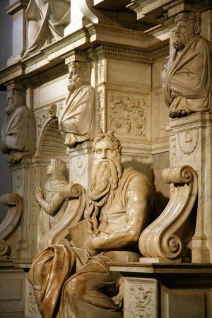 San-Pietro-in-Vincoli_Moses-statue_6524.jpg