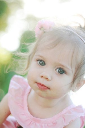 Cute-Baby-girl-with-green-eyes.jpg