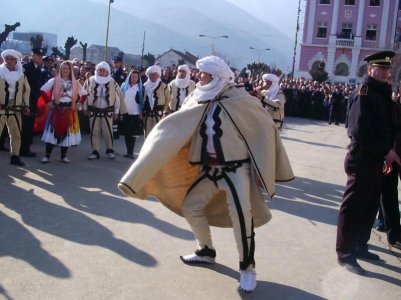 Ansambli_Rugova_%20ne_%20pritje_%20te_%20Bamir%20Topit.jpg