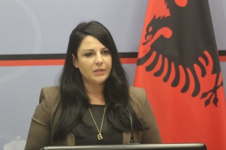 Autostrada Tiranë-Durrës me pagesë? Ministrja: Gati projekti i transformimit. Ja kur fillon taksa