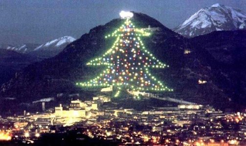 albero-natale-gubbio.jpg