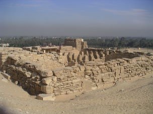 304px-Mastaba_de_Ptahcheps%C3%A8s.jpg