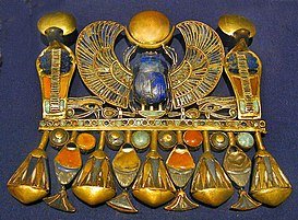 273px-Tutankhamun_scarab1.jpg