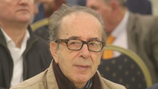 kadare.jpg kadare.jpg