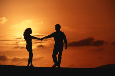 Couple-in-the-sunset.jpg