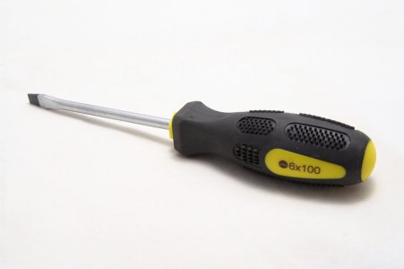 Big_flat_screwdriver.jpg