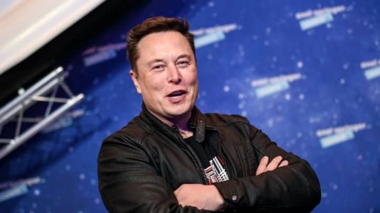 Elon Musk mendon se qëllimi i NASA-s për të ulur njerëzit në hënë deri në vitin 2024 është 'në të vërtetë i mundur'