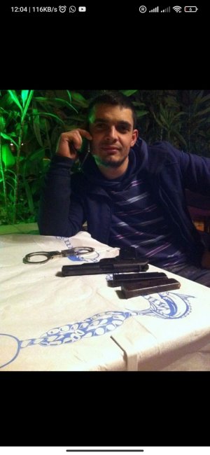 Screenshot_2021-09-25-12-04-52-875_com.facebook.katana.jpg